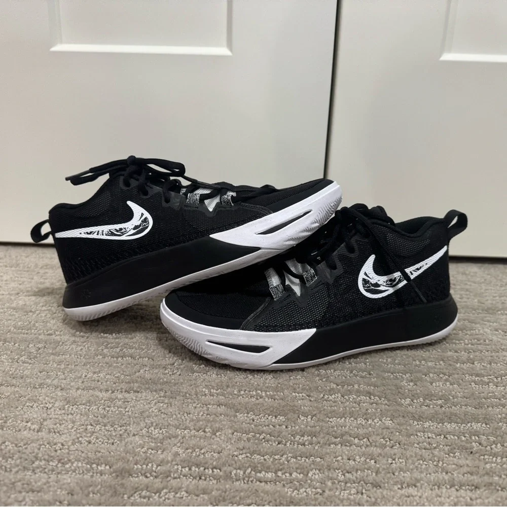 Nike Kids Kyrie Flytrap 6